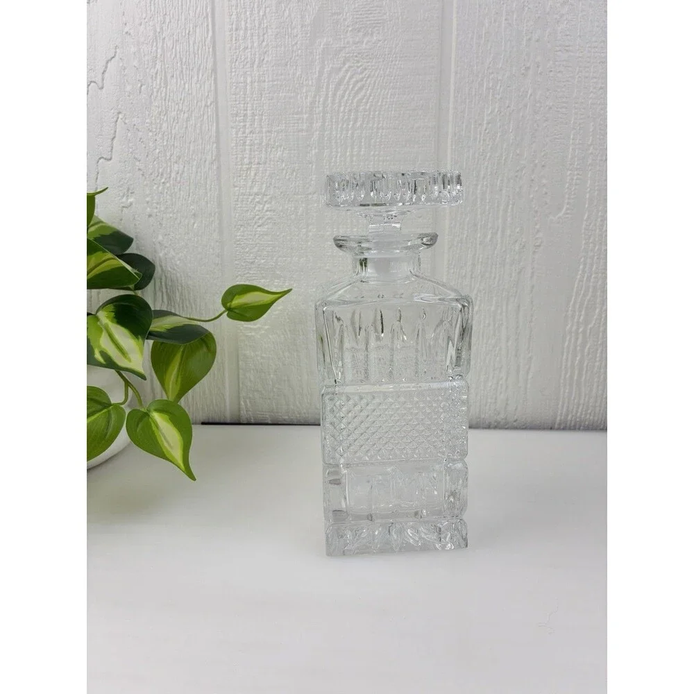 Cut Crystal Decanter Square Diamond Cut 16 Point Star Base w Faceted Stopper Vtg